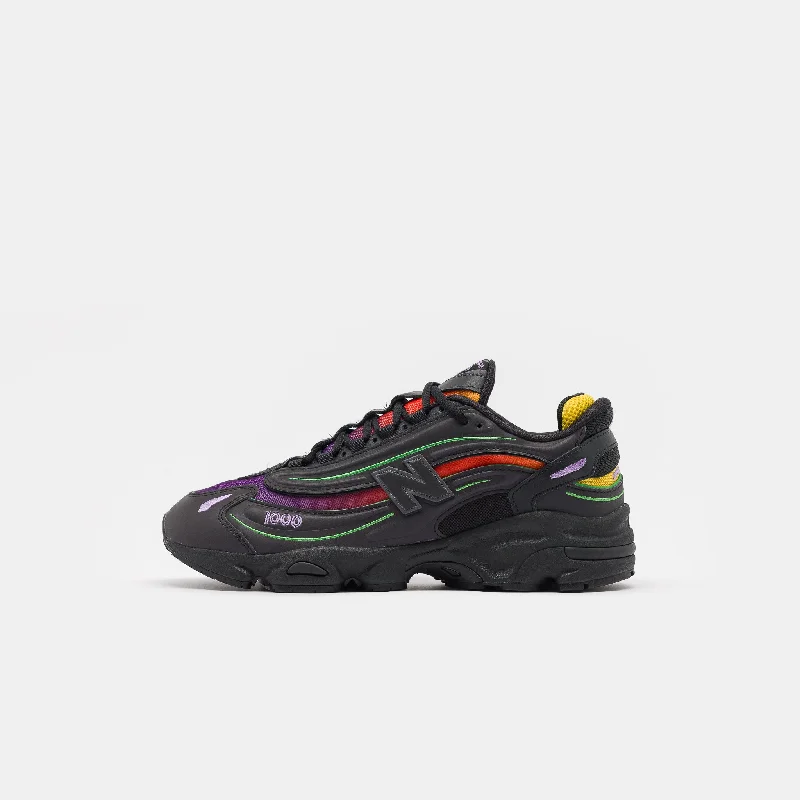 Catch Every Fashion Trend 1000 Sneaker in Black/Honeycomb