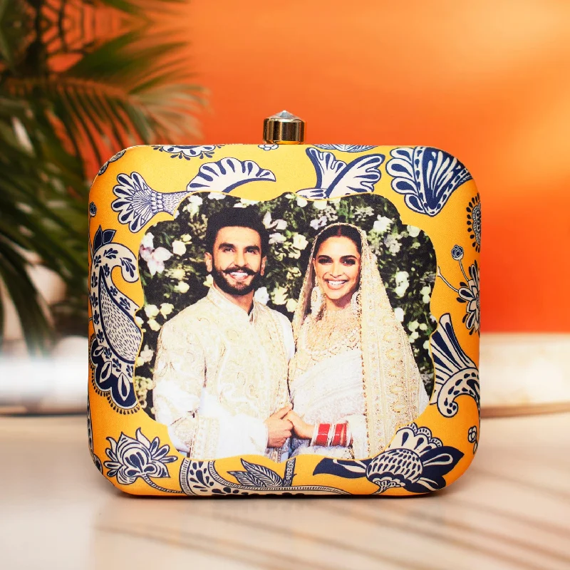Functional Bags For Busy Moms And Dads Customized clutch